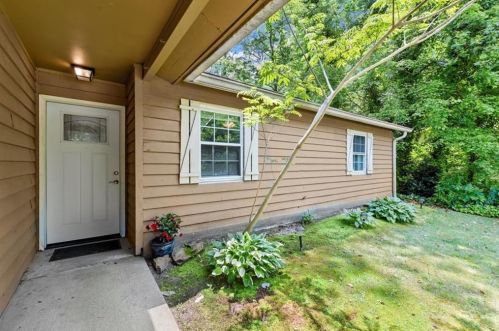 3060 Black Gum Dr, Kennesaw, GA 30152-3354