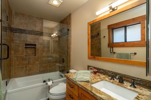12628 Pinnacle Loop, Truckee CA  96161-6926 exterior