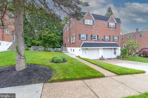 608 Fountain St, Philadelphia, PA 19128-2404