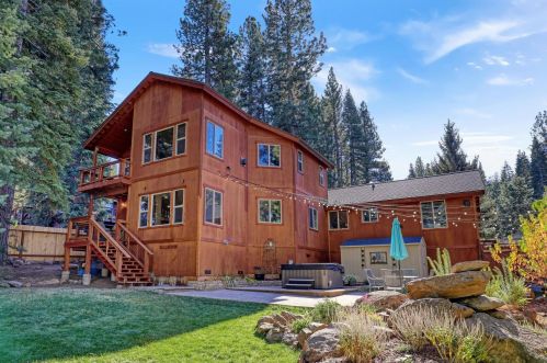 10970 Palisades Dr, Truckee CA  96161-3188 exterior