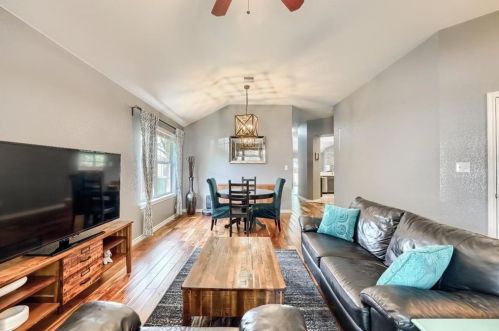 15028 Babbling Brook Dr, Austin TX  78728-4349 exterior