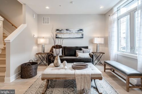 906 5th St, Philadelphia PA  19123-1455 exterior