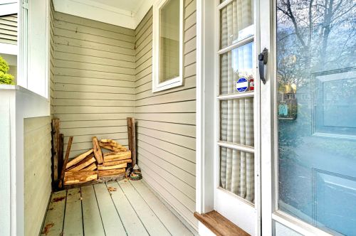 11 Larkspur Ct, Nashua, NH 03062-1498