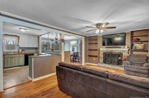 23 Norman Dr, Gales Ferry, CT 06335-1518