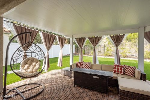 865 Links Vw Dr, Simi Valley CA 93065-6661 exterior