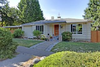 5002 Andover St, Seattle, WA 98116-3631