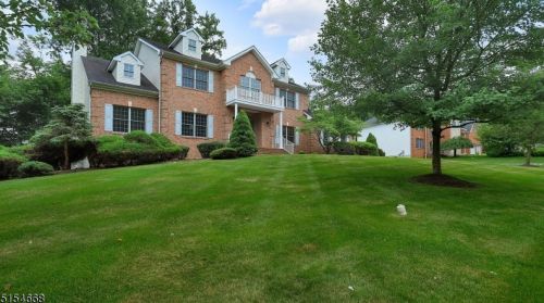 3 Brentwood Ct, Warren, NJ 07059-2702