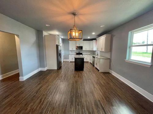 1300 Elmwood Ave, Fort Worth TX  76104-5735 exterior