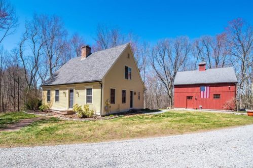 127 Cat Swamp Rd, Woodbury, CT 06798-3021