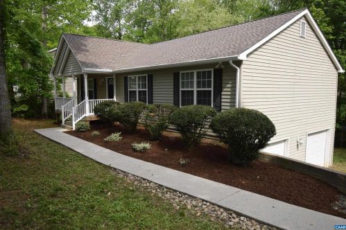1 Chickasaw Pl, Bybee VA  22963-3163 exterior