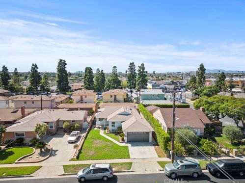 11609 Atkinson Ave, Hawthorne CA  90250-1827 exterior