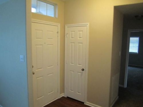 1800 Northampton Dr, Conroe, TX 77303-1854