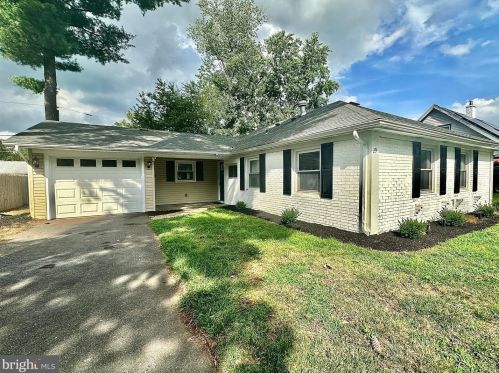29 Meadowlark Ln, Willingboro, NJ 08046-2107
