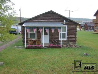 21745 Second Ave, Phippsburg, CO 80469