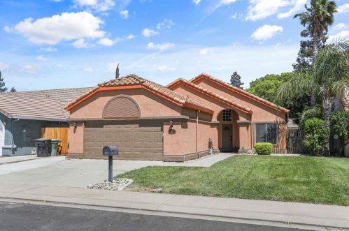 3832 Monteview Dr, Modesto, CA 95355-1142