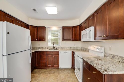 125 Snowy Owl Dr, Silver Spring MD 20901-1656 exterior