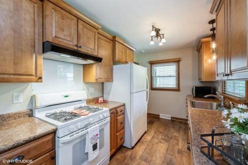 748 50, Valpo IN  46385-8929 exterior