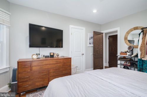 20 Evergreen Ln, Tavistock NJ  08033-1202 exterior