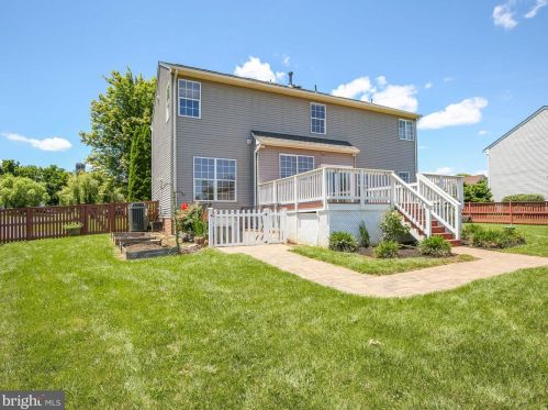 236 Turnberry Dr, Charles Town, WV 25414-3968