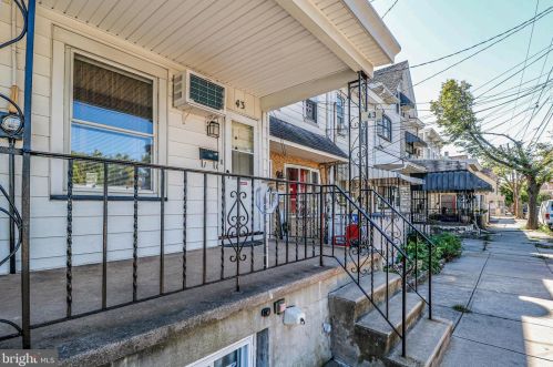 43 College St, Trenton, NJ 08611-1009
