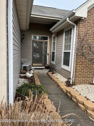 9 Nautical Ct, Berkeley Township, NJ 08721-1969