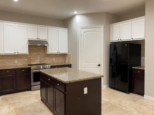 1338 Beech Dr, Conroe TX  77385-9709 exterior