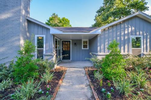 409 Sikes Rd, Bellvue, TX 77418-9781