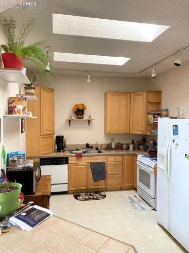 6760 Pine Ln, Parker, CO 80138-8714