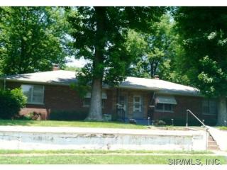 821 Sycamore St, Belleville IL  62220-4137 exterior