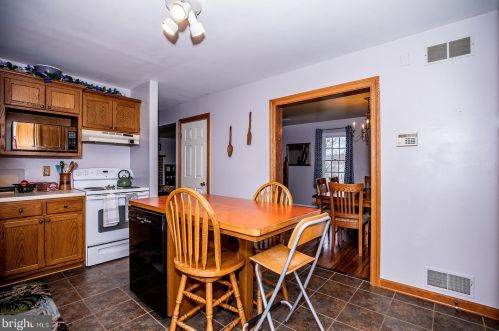 803 Jefferson Ct, Lancaster PA  17602-1241 exterior