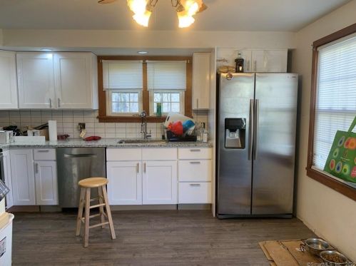 197 Celia Dr, Waterbury, CT 06705-3145