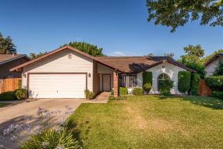 1016 Lyon Ave, Tivy Valley, CA 93657-2974