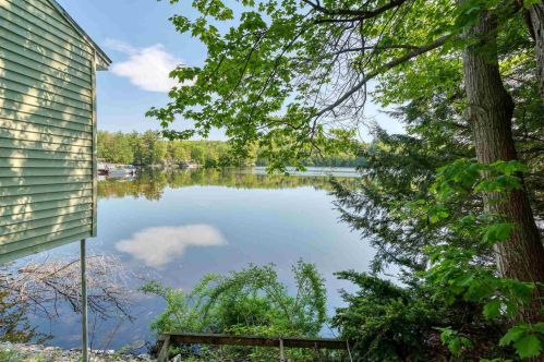 77 Cove St, Goffstown, NH 03045-2681