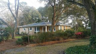 1669 Mcclain St, Charleston, SC 29407-6928