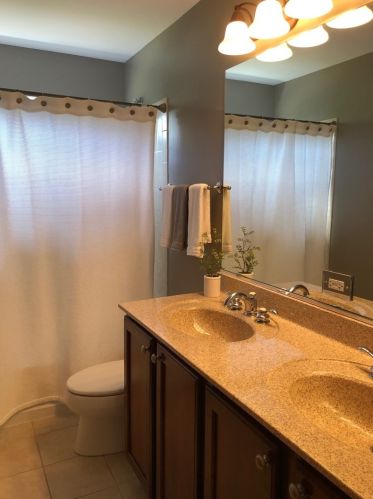 648 Portsmouth Dr, Pingree Grove IL  60140-9188 exterior