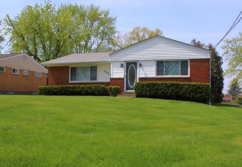 3961 Creek Rd, Cincinnati, OH 45241-2809