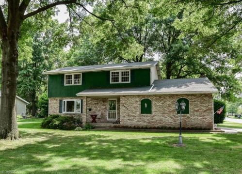 5840 Wellington Cir, Massillon OH  44646 exterior