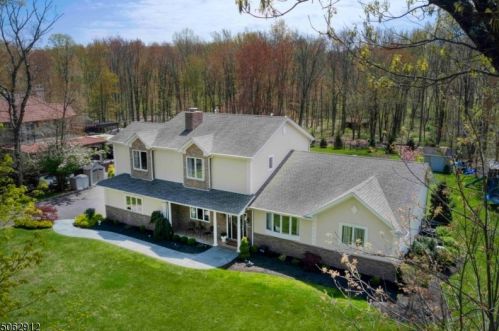 22 Arrighi Dr, Warren, NJ 07059-5801