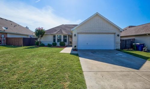 909 Glenview Dr, Aubrey, TX 76227-6252