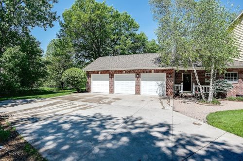 5 Hillcrest Dr, Saint Paul MN  55110-6101 exterior