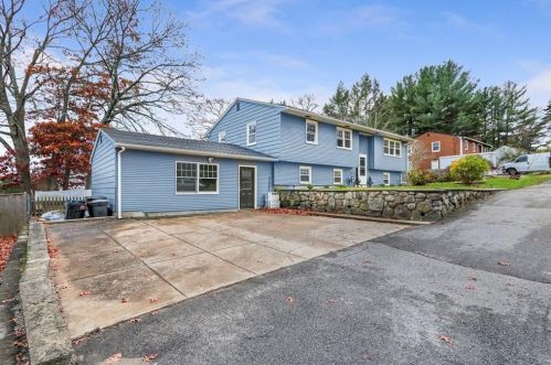 18 Milton St, Providence, RI 02919-2334