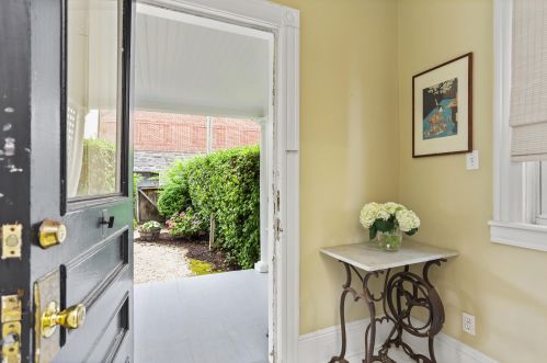 12 Grigg St, Greenwich CT  06830-6510 exterior