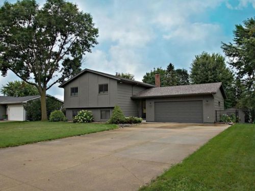 1718 13th Ave, Prior Lake, MN 55379-2129