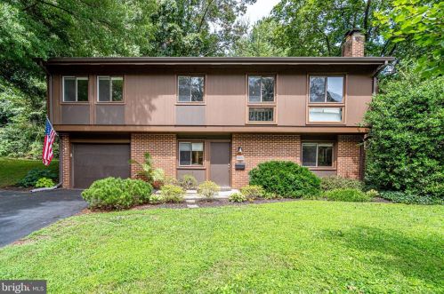 8832 Burbank Rd, Annandale, VA 22003-3859