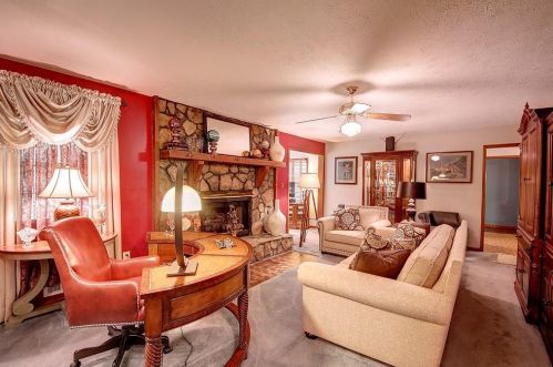 125 Oak Leaf Dr, Stockbridge GA  30281-4998 exterior
