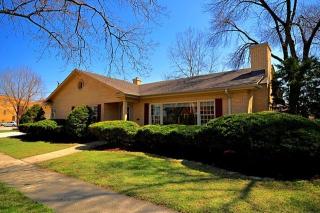 499 Kent Rd, North Riverside, IL 60546-1754