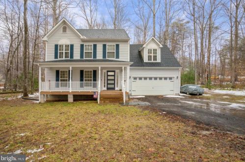 1962 Greenes Corner Rd, Bumpass, VA 23024-4410