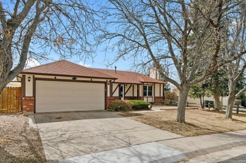 18152 Loyola Dr, Denver, CO 80013-3406