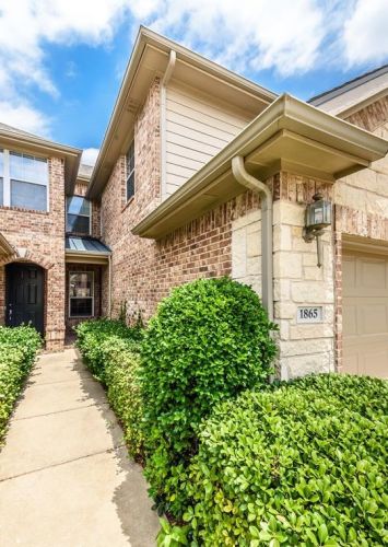 1865 Sandpiper Ln, Carrollton TX  75007-1488 exterior
