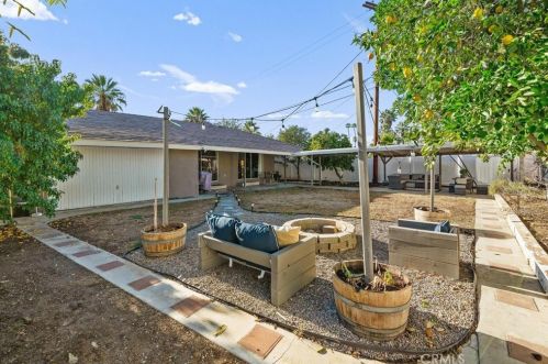 5065 Carlingford Ave, Riverside CA  92504-1737 exterior